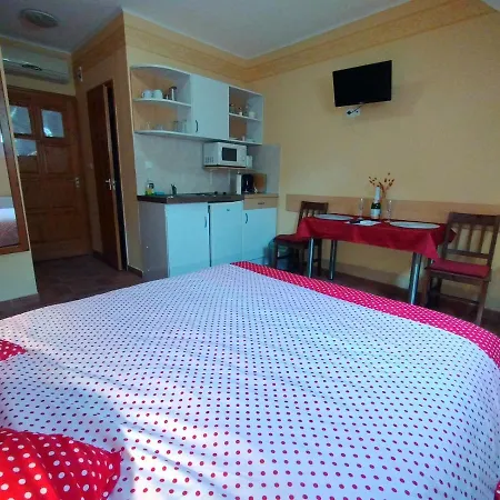 Burg Apartman Gyula Exterior photo